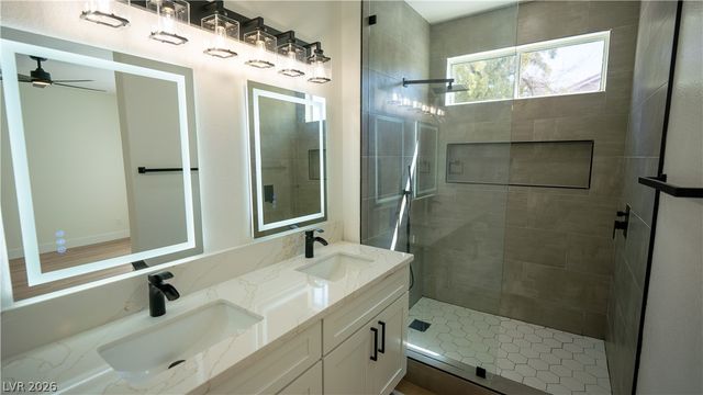 5946 Lingering Breeze Street, Las Vegas, NV 89148