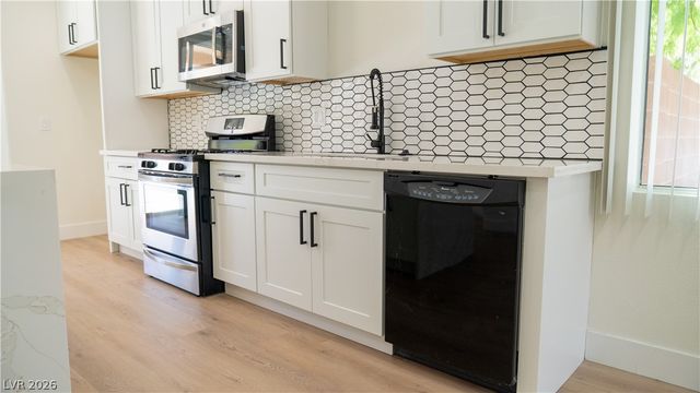 5946 Lingering Breeze Street, Las Vegas, NV 89148