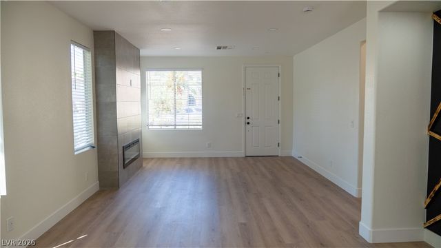 5946 Lingering Breeze Street, Las Vegas, NV 89148
