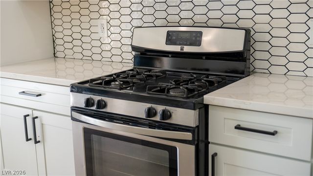 5946 Lingering Breeze Street, Las Vegas, NV 89148