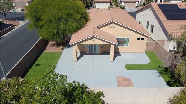 5946 Lingering Breeze Street, Las Vegas, NV 89148