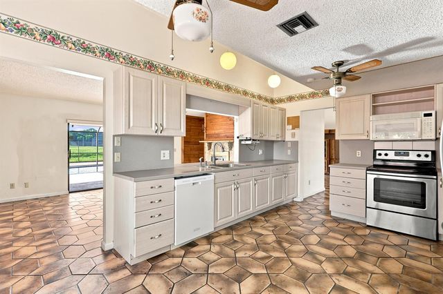 3768 Pinehurst Drive, Lake Worth, FL 33467