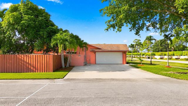 3768 Pinehurst Drive, Lake Worth, FL 33467