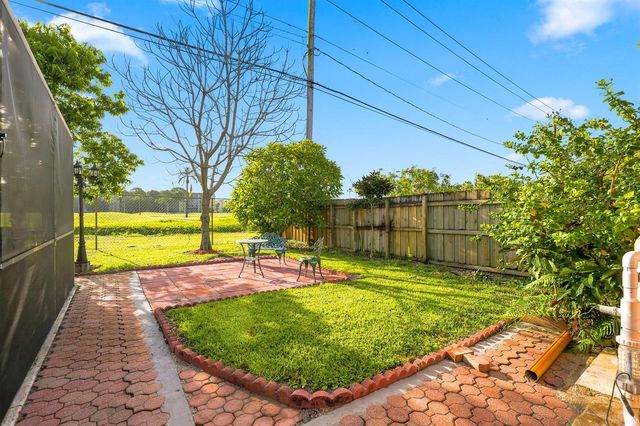 3768 Pinehurst Drive, Lake Worth, FL 33467