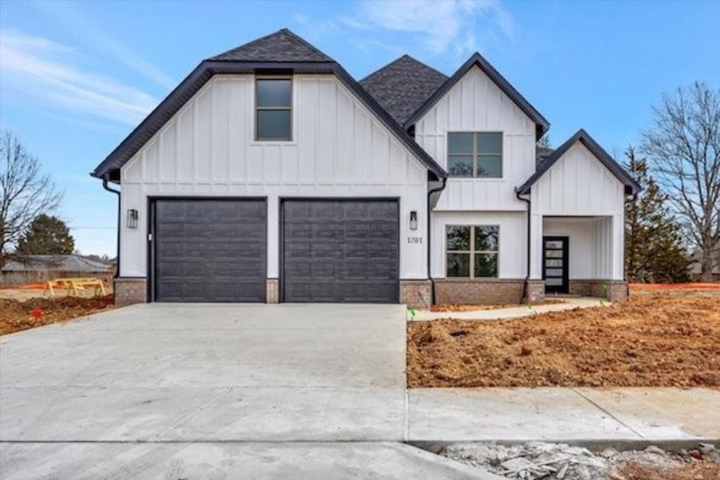1603 S 23rd Place, Rogers, AR 72758