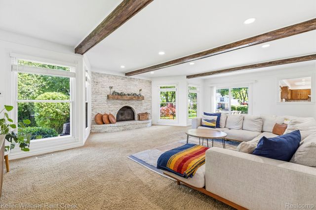 1675 Kilburn Road N, Rochester Hills, MI 48306