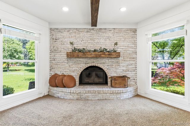1675 Kilburn Road N, Rochester Hills, MI 48306
