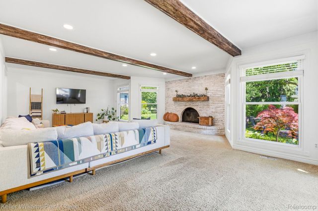 1675 Kilburn Road N, Rochester Hills, MI 48306