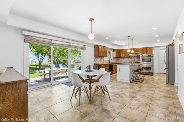 1675 Kilburn Road N, Rochester Hills, MI 48306