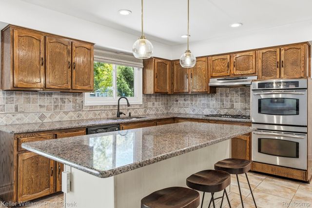 1675 Kilburn Road N, Rochester Hills, MI 48306