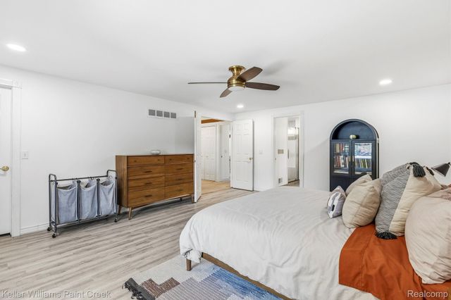 1675 Kilburn Road N, Rochester Hills, MI 48306