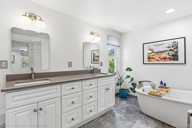 1675 Kilburn Road N, Rochester Hills, MI 48306