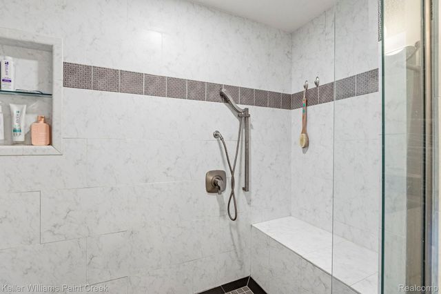 1675 Kilburn Road N, Rochester Hills, MI 48306
