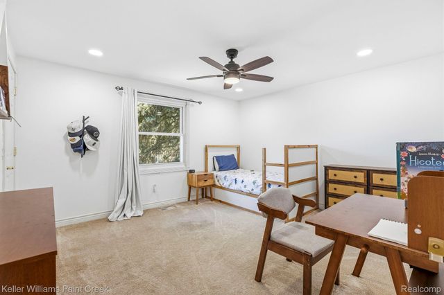1675 Kilburn Road N, Rochester Hills, MI 48306
