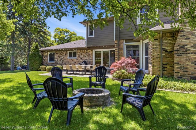 1675 Kilburn Road N, Rochester Hills, MI 48306