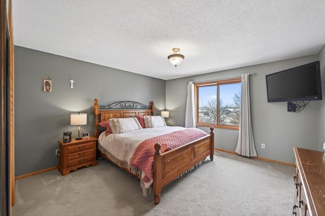 19354 Vernon Street NW, Elk River, MN 55330