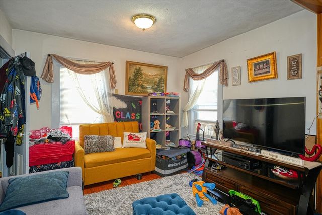 7 Prospect St, Woburn, MA 01801