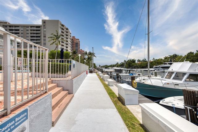 100 Edgewater Drive 309, Coral Gables, FL 33133