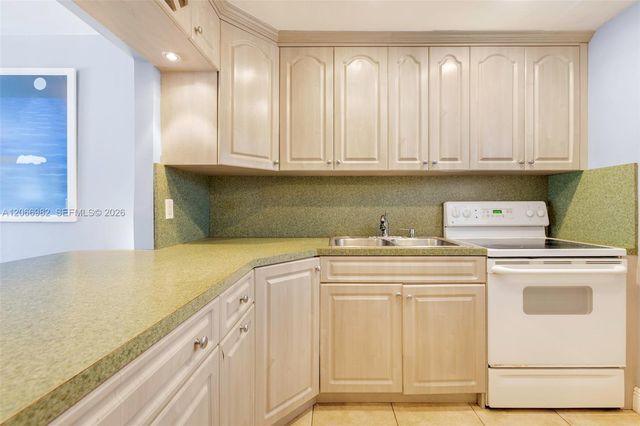 100 Edgewater Drive 309, Coral Gables, FL 33133