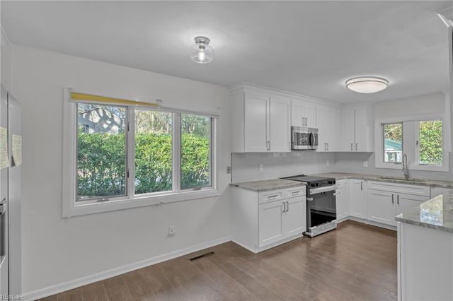 237 James River DR, Newport News, VA 23601