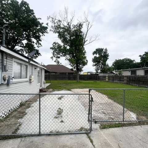 2707 Almendares Avenue, Pasadena, TX 77506