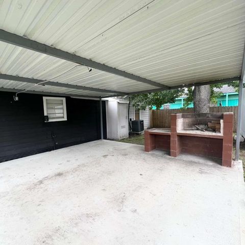 2707 Almendares Avenue, Pasadena, TX 77506