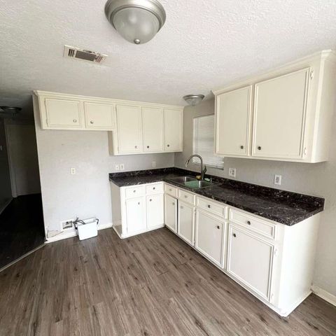 2707 Almendares Avenue, Pasadena, TX 77506