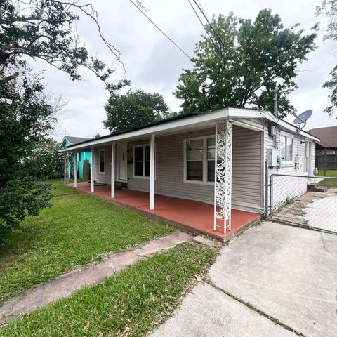 2707 Almendares Avenue, Pasadena, TX 77506