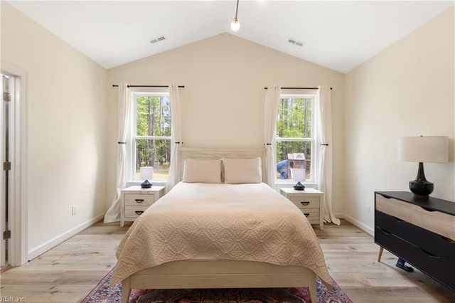 11511 Deep Point LN, Gloucester, VA 23061