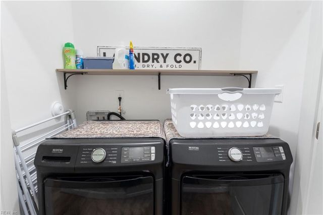 11511 Deep Point LN, Gloucester, VA 23061