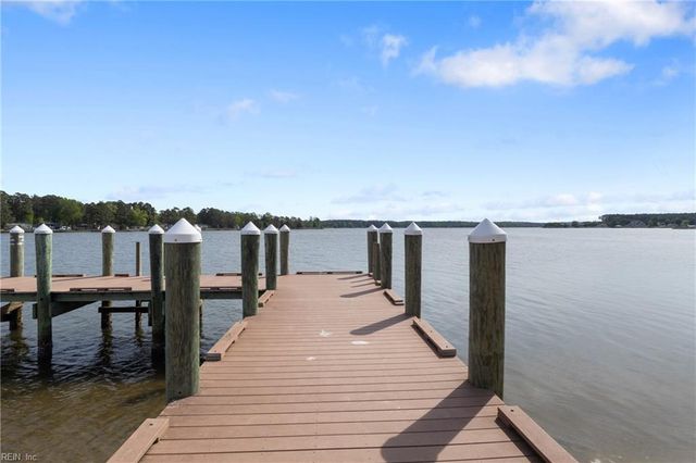 11511 Deep Point LN, Gloucester, VA 23061