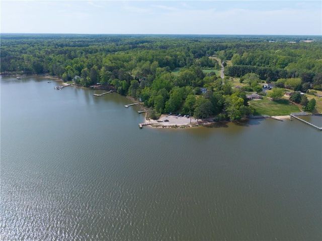 11511 Deep Point LN, Gloucester, VA 23061