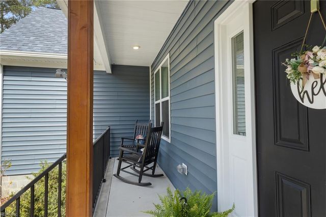11511 Deep Point LN, Gloucester, VA 23061