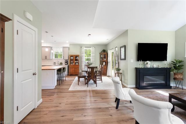 11511 Deep Point LN, Gloucester, VA 23061