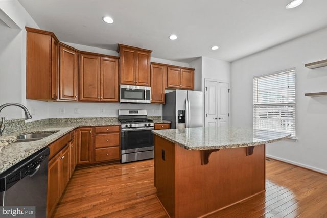 1122 OAKWOOD ST, Fredericksburg, VA 22401