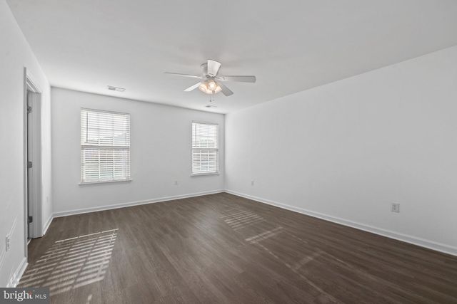 1122 OAKWOOD ST, Fredericksburg, VA 22401