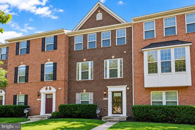 1122 OAKWOOD ST, Fredericksburg, VA 22401