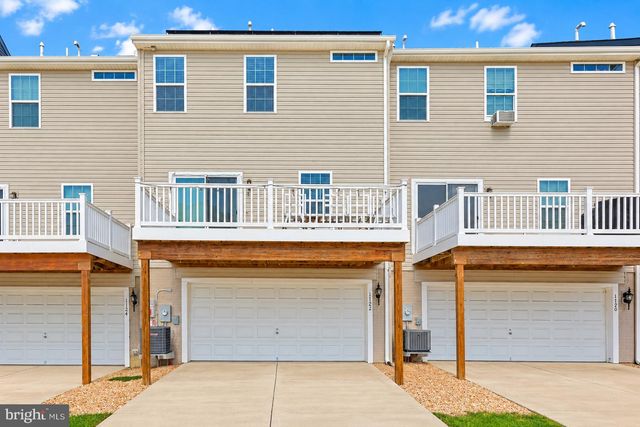1122 OAKWOOD ST, Fredericksburg, VA 22401