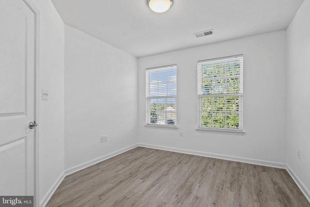 1122 OAKWOOD ST, Fredericksburg, VA 22401
