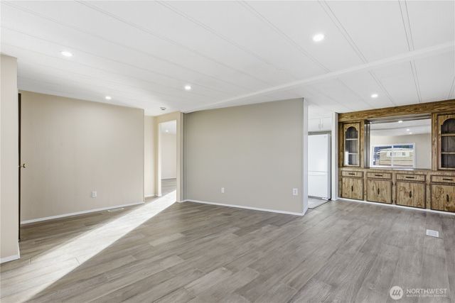 1170 Cedar Drive, Enumclaw, WA 98022