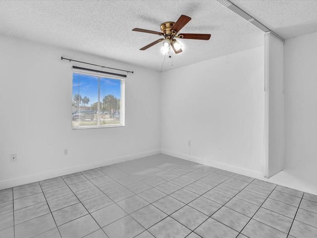 6034 Forest Hill Boulevard 107, West Palm Beach, FL 33415