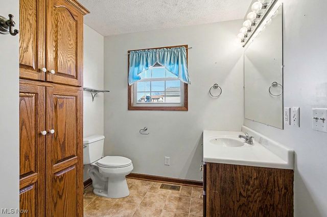 1105 13th Avenue, Vienna, WV 26105