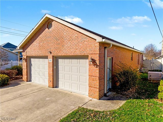 1105 13th Avenue, Vienna, WV 26105