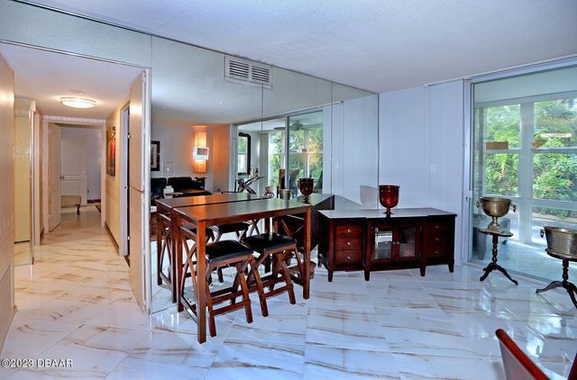 1224 S Peninsula Dr Apt 102, Daytona Beach, FL 32118