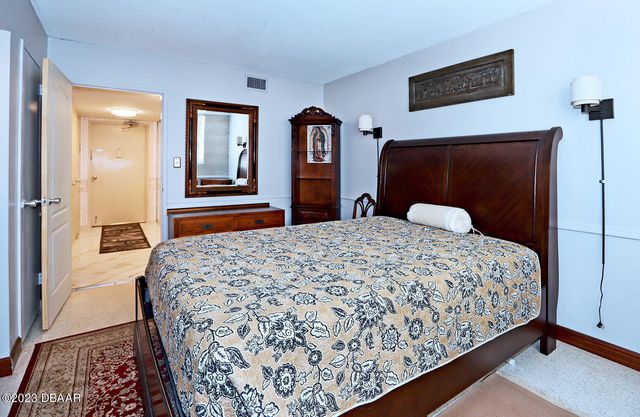 1224 S Peninsula Dr Apt 102, Daytona Beach, FL 32118