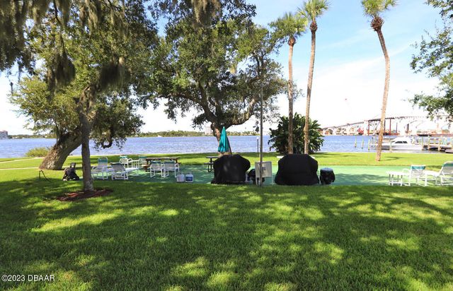 1224 S Peninsula Dr Apt 102, Daytona Beach, FL 32118