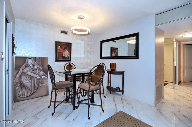1224 S Peninsula Dr Apt 102, Daytona Beach, FL 32118