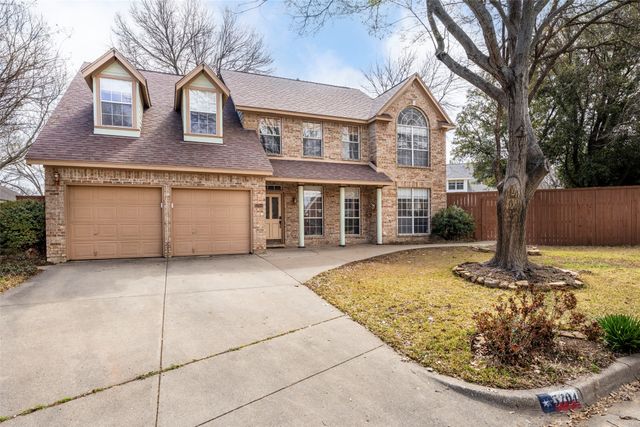 5704 Champion Court, Arlington, TX 76017
