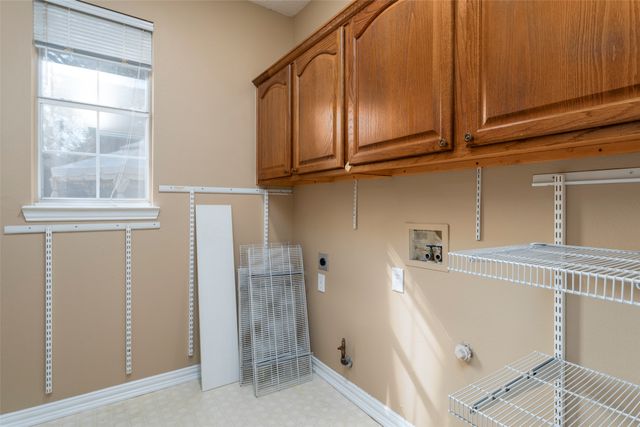 5704 Champion Court, Arlington, TX 76017