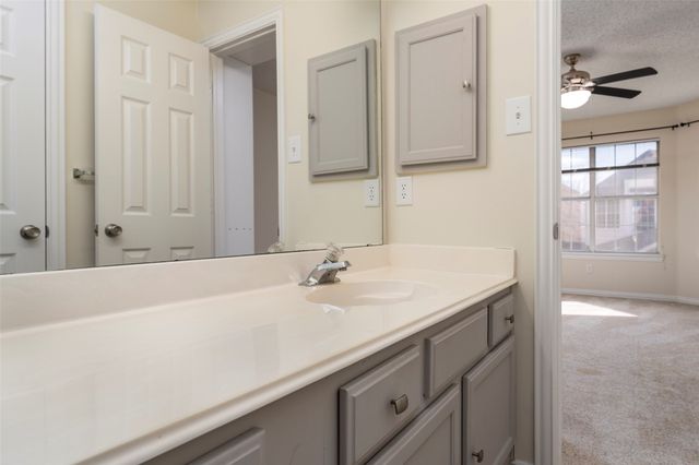 5704 Champion Court, Arlington, TX 76017